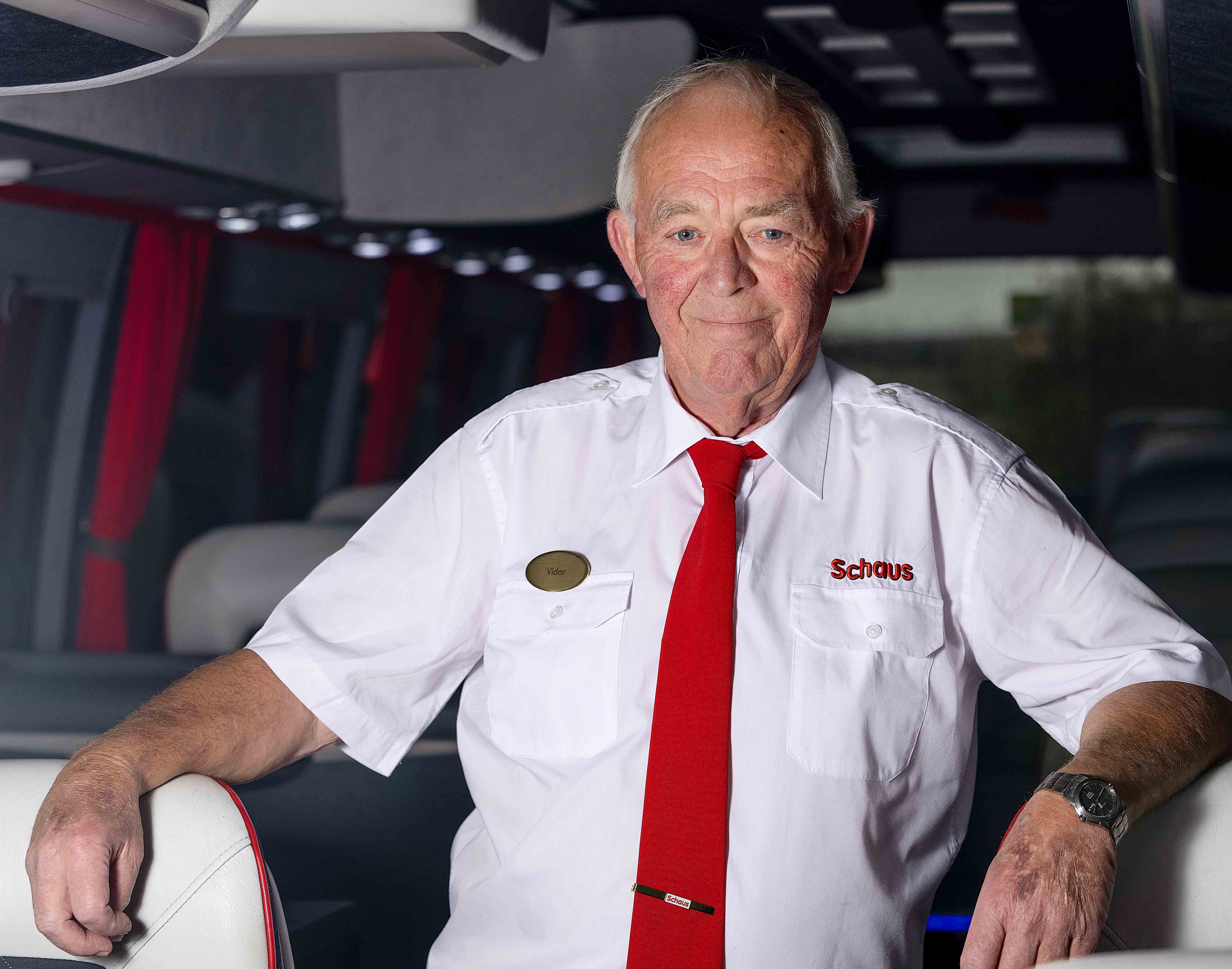 Vidare en av Schaus buss sjåfører